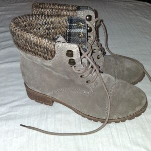 Bjorndal Taupe Lace Up Boots with Knit Cuff
